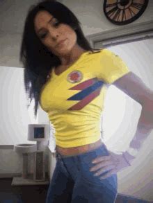 gif calientes|GIF de Caliente .